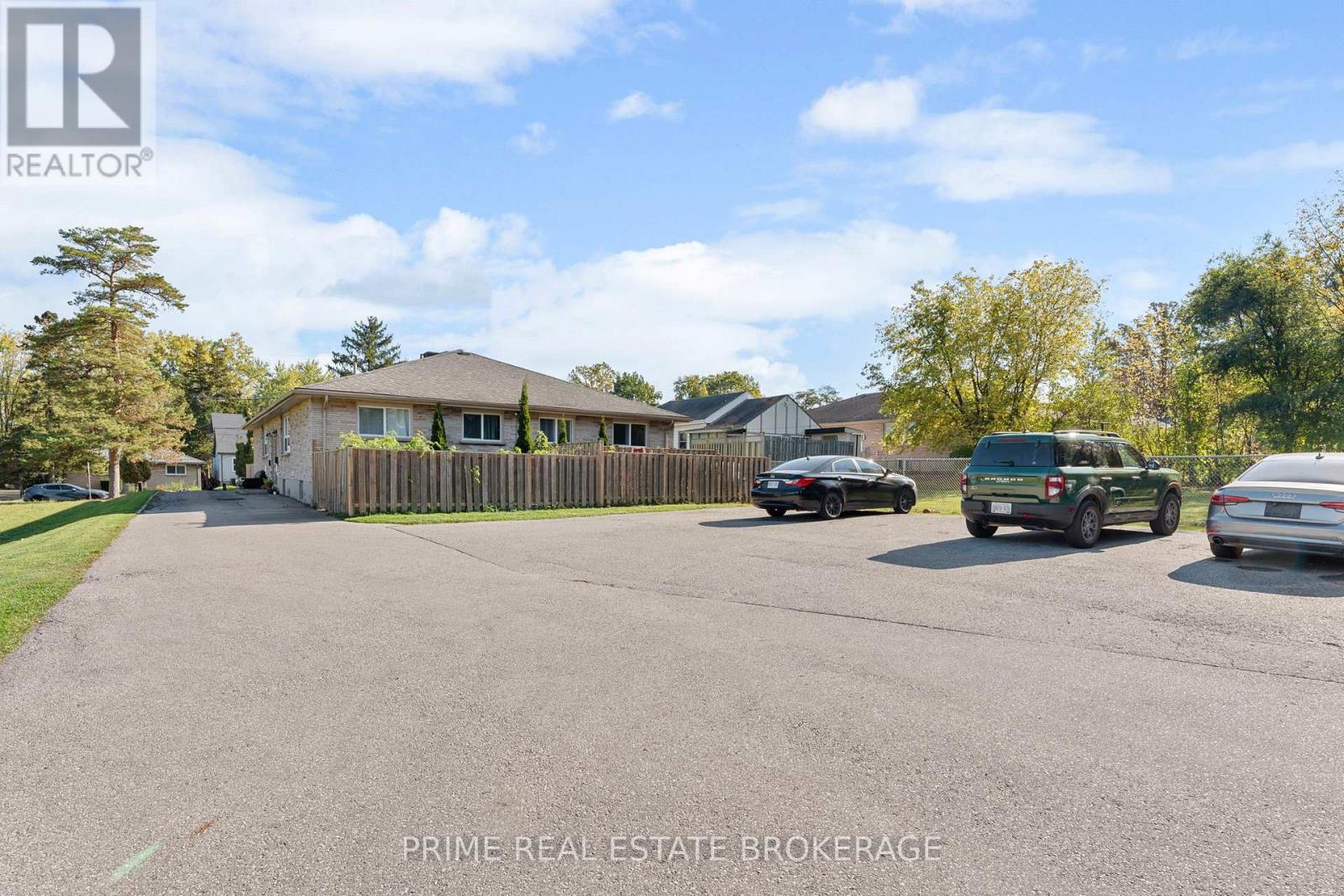 231 Greenwood Avenue, London South, Ontario  N6J 3G5 - Photo 3 - X12467479