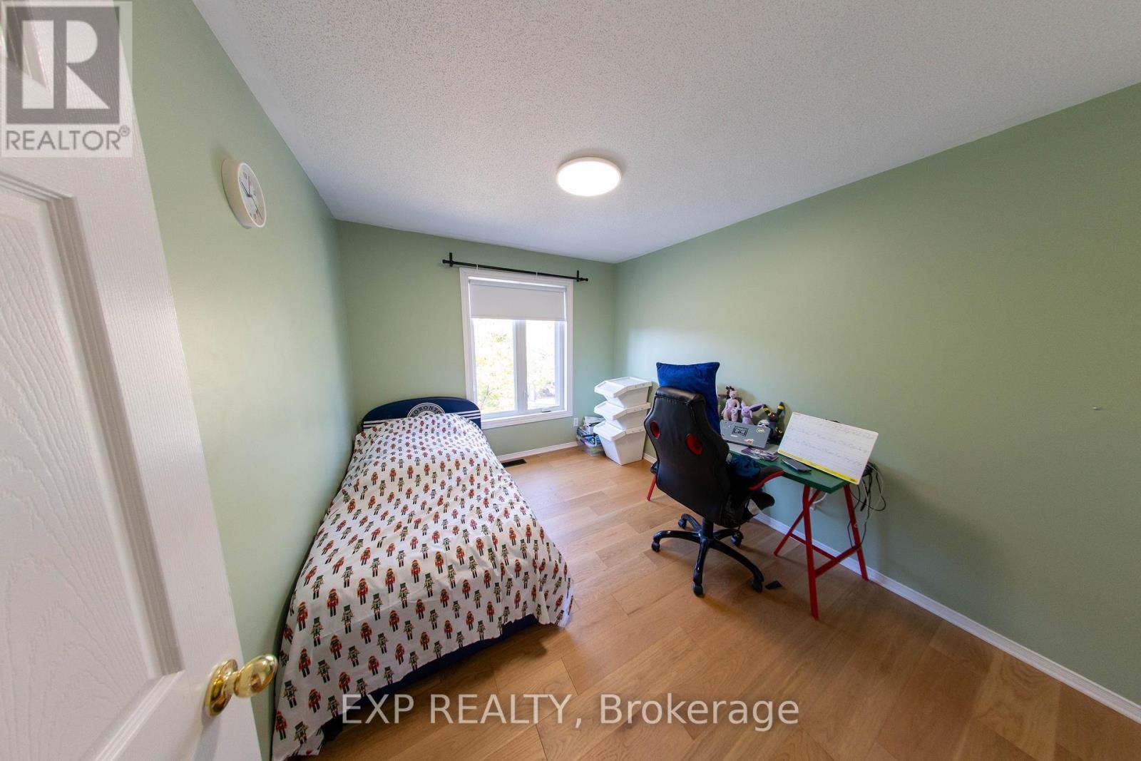 54 Sheppard's Glen Avenue, Ottawa, Ontario  K2M 2M9 - Photo 13 - X12467474
