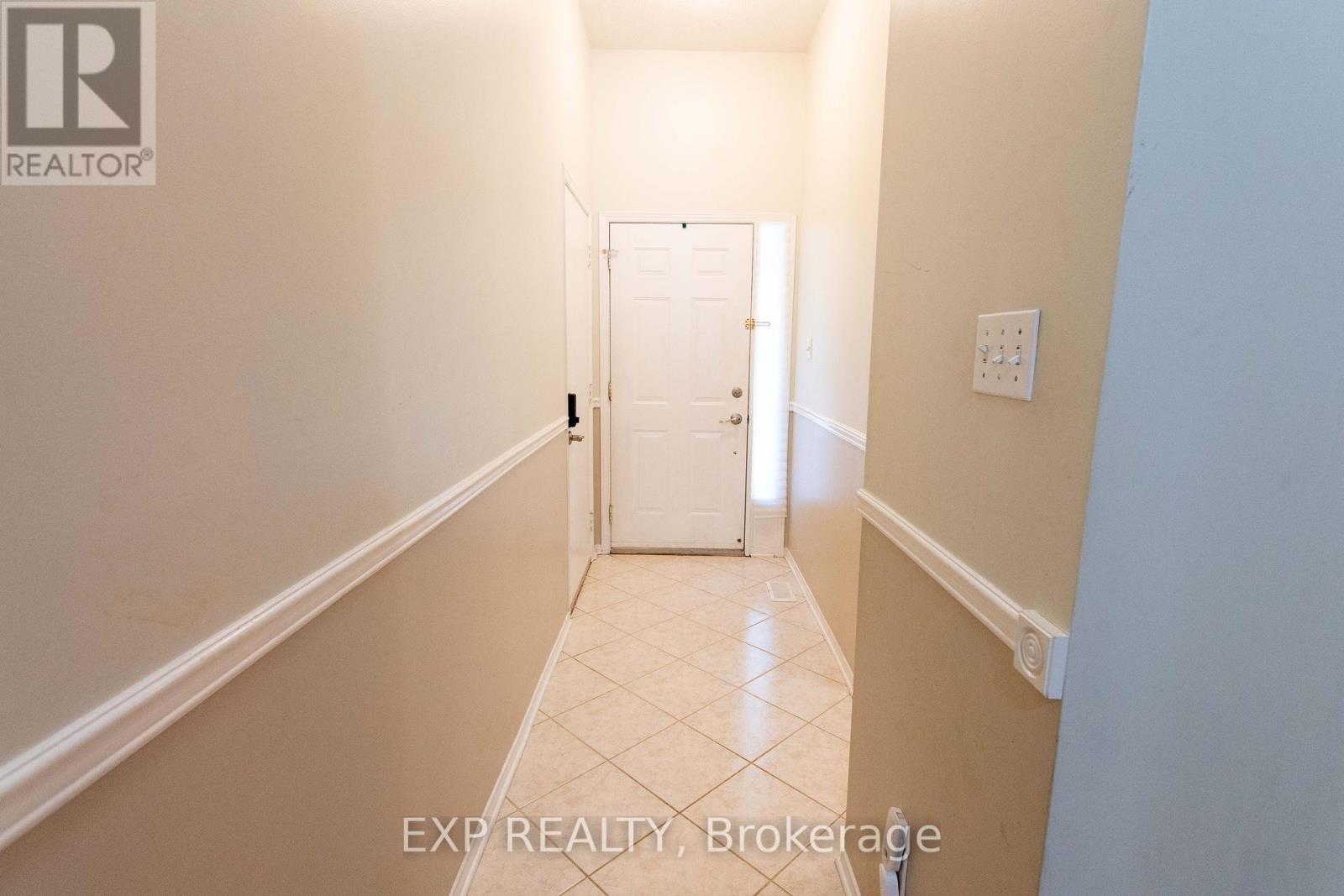54 Sheppard's Glen Avenue, Ottawa, Ontario  K2M 2M9 - Photo 2 - X12467474