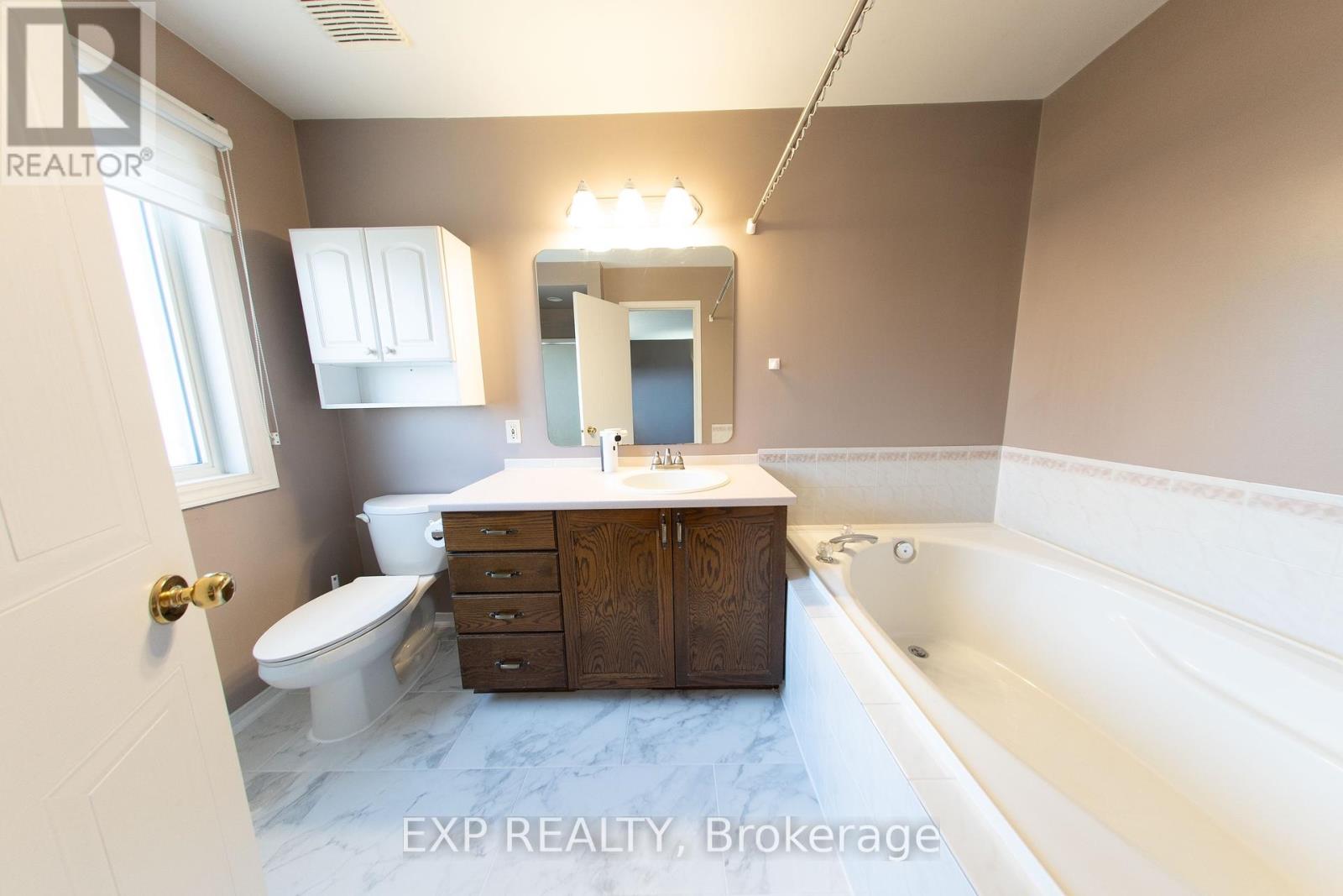 54 Sheppard's Glen Avenue, Ottawa, Ontario  K2M 2M9 - Photo 23 - X12467474