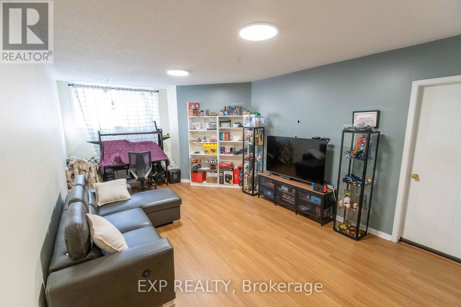 54 Sheppard's Glen Avenue, Ottawa, Ontario  K2M 2M9 - Photo 25 - X12467474