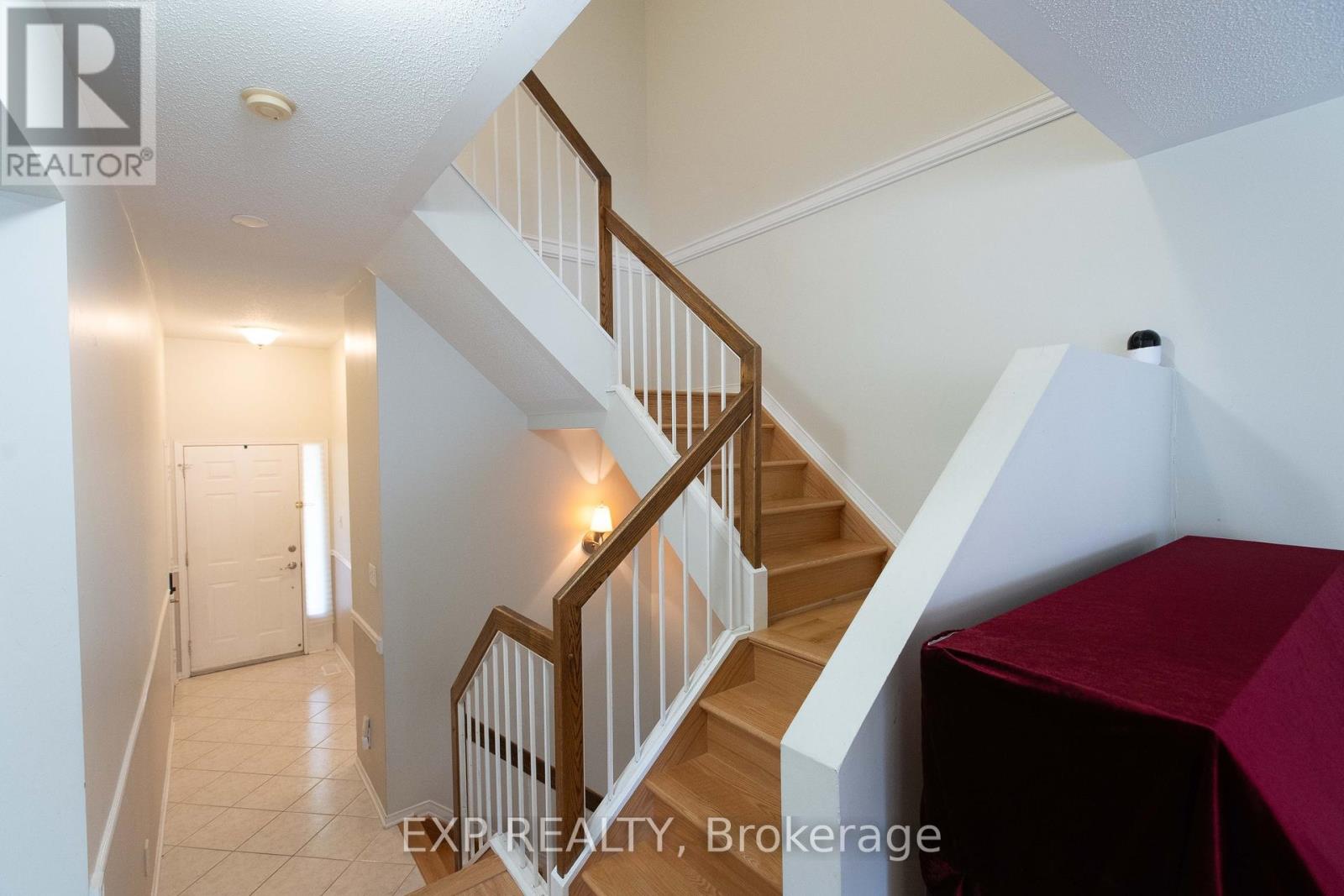 54 Sheppard's Glen Avenue, Ottawa, Ontario  K2M 2M9 - Photo 3 - X12467474