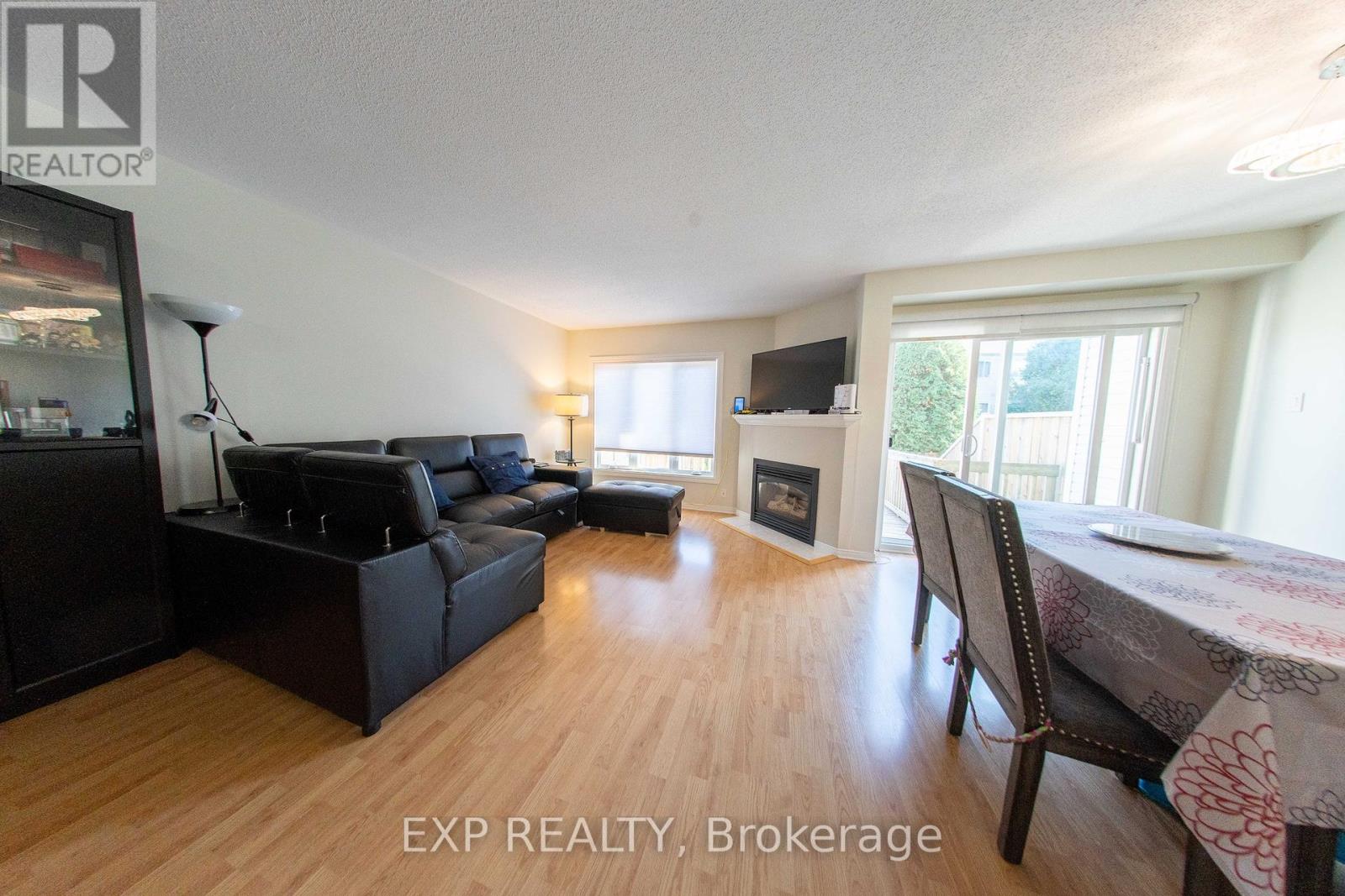54 Sheppard's Glen Avenue, Ottawa, Ontario  K2M 2M9 - Photo 5 - X12467474