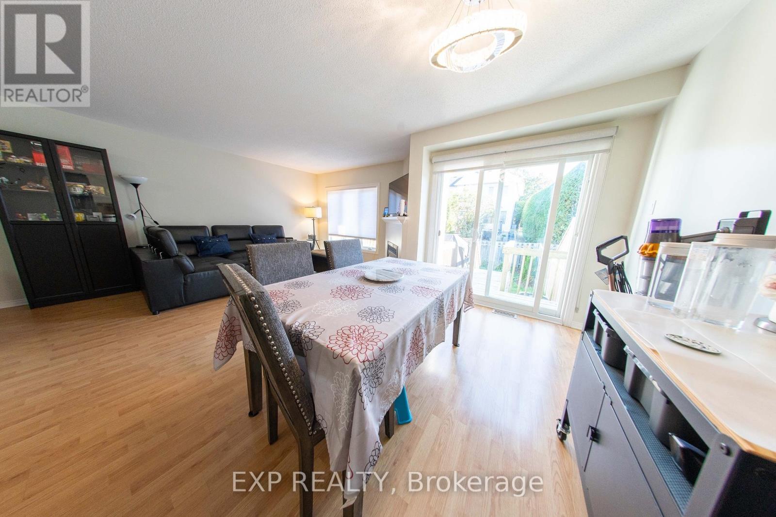 54 Sheppard's Glen Avenue, Ottawa, Ontario  K2M 2M9 - Photo 7 - X12467474