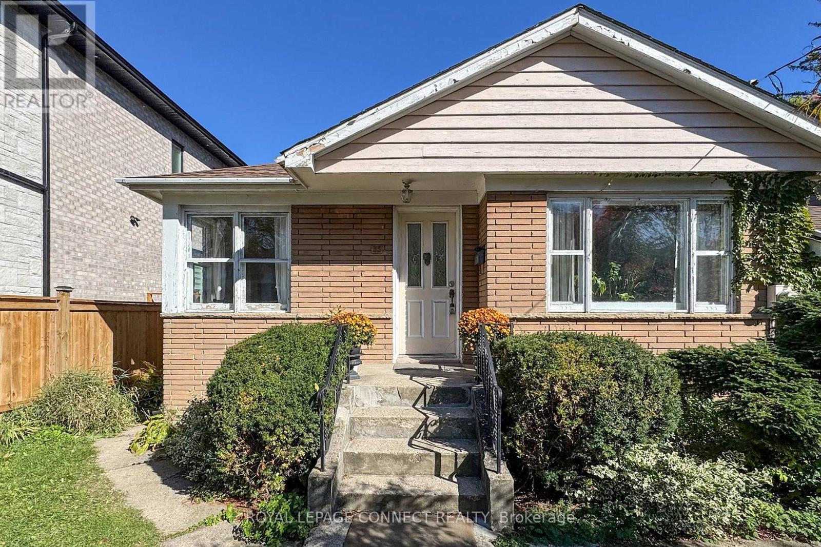 35 MUIR DRIVE, Toronto, Ontario