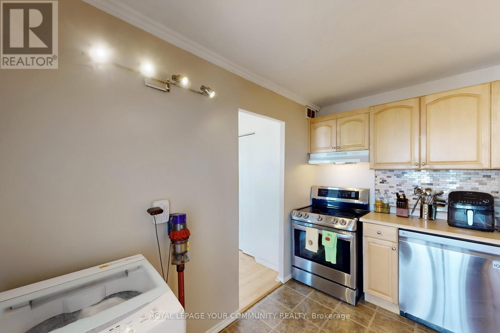 2108 - 735 Don Mills Road, Toronto, Ontario  M3C 1T1 - Photo 12 - C12467488