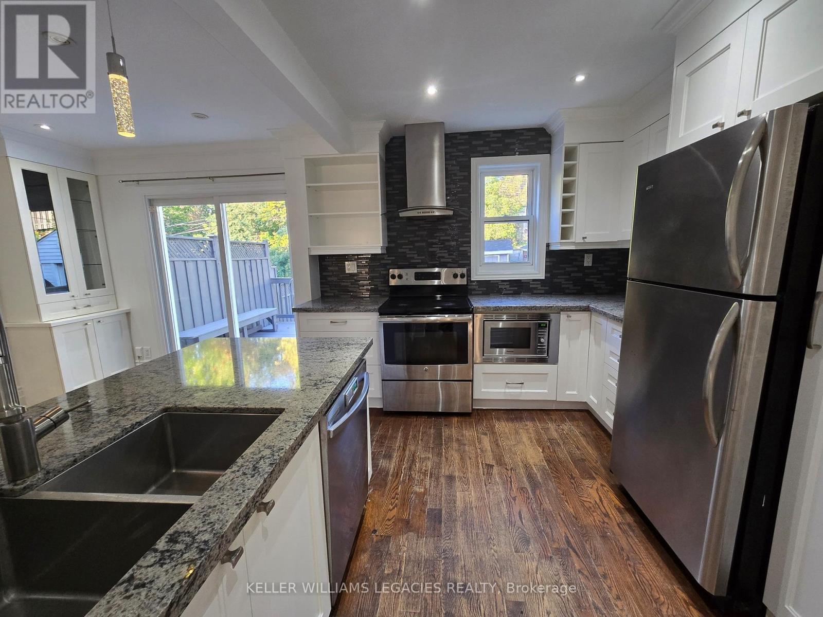 140 Bellefair Avenue, Toronto, Ontario  M4L 3T9 - Photo 10 - E12467477