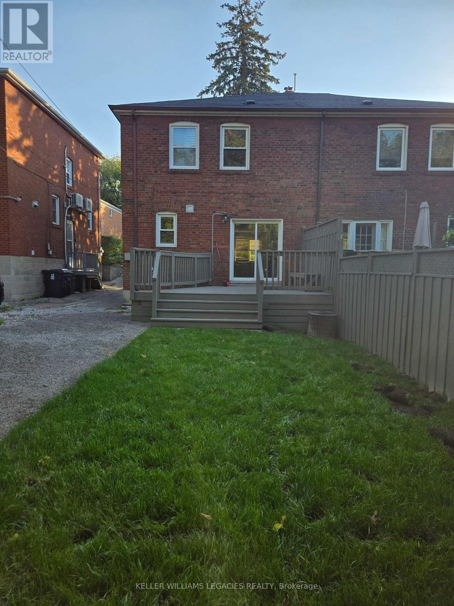 140 Bellefair Avenue, Toronto, Ontario  M4L 3T9 - Photo 33 - E12467477