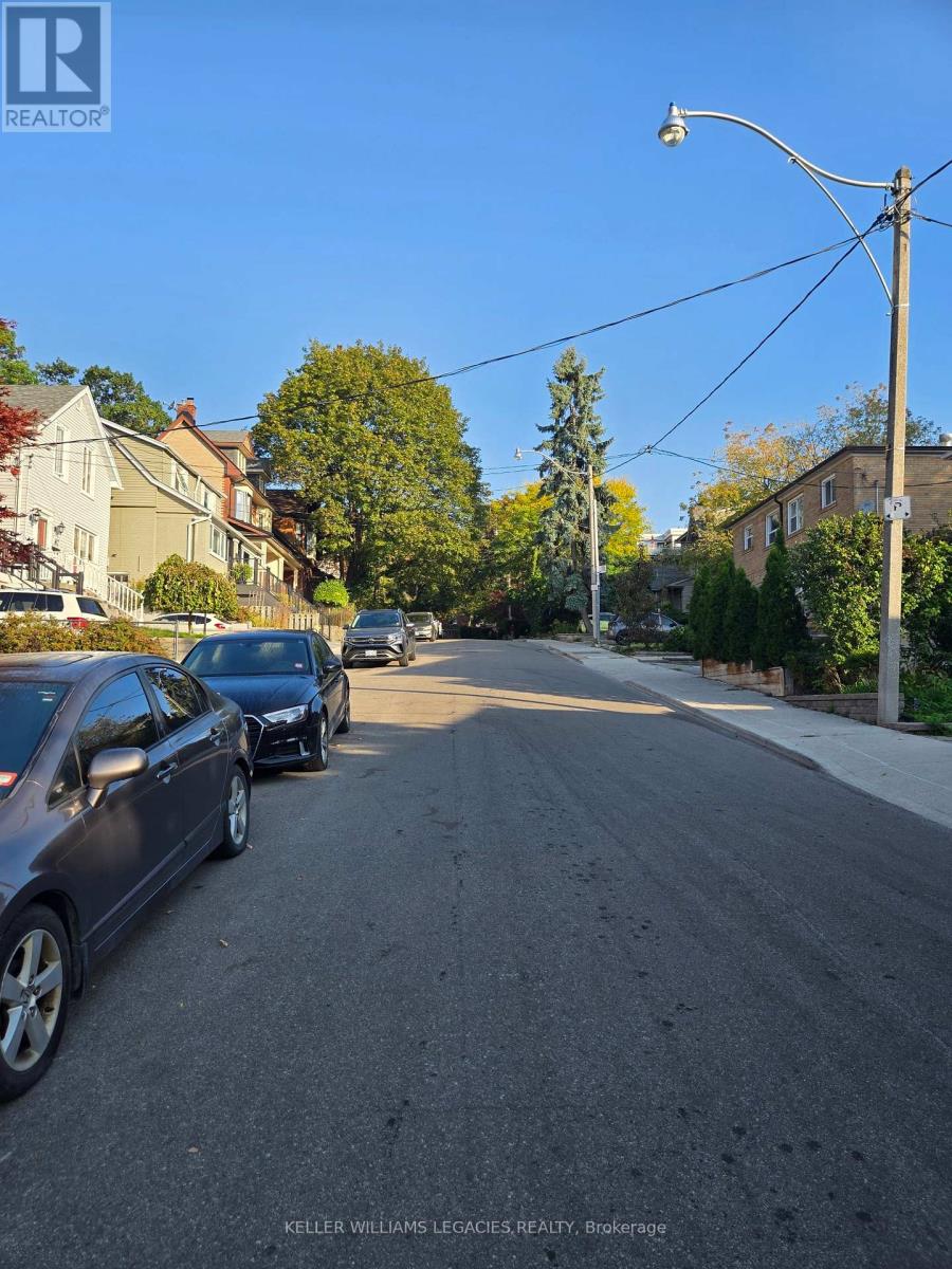 140 Bellefair Avenue, Toronto, Ontario  M4L 3T9 - Photo 34 - E12467477