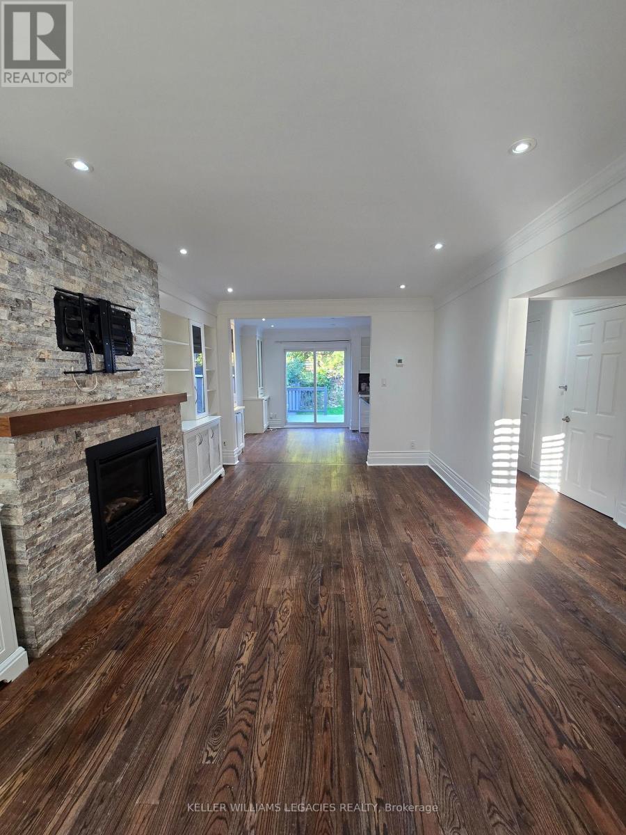 140 Bellefair Avenue, Toronto, Ontario  M4L 3T9 - Photo 4 - E12467477
