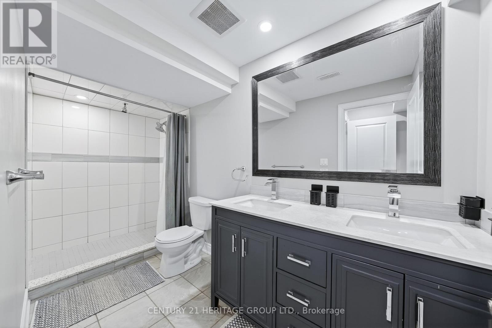 90 Gibson Circle, Bradford West Gwillimbury, Ontario  L3Z 0W9 - Photo 41 - N12467467