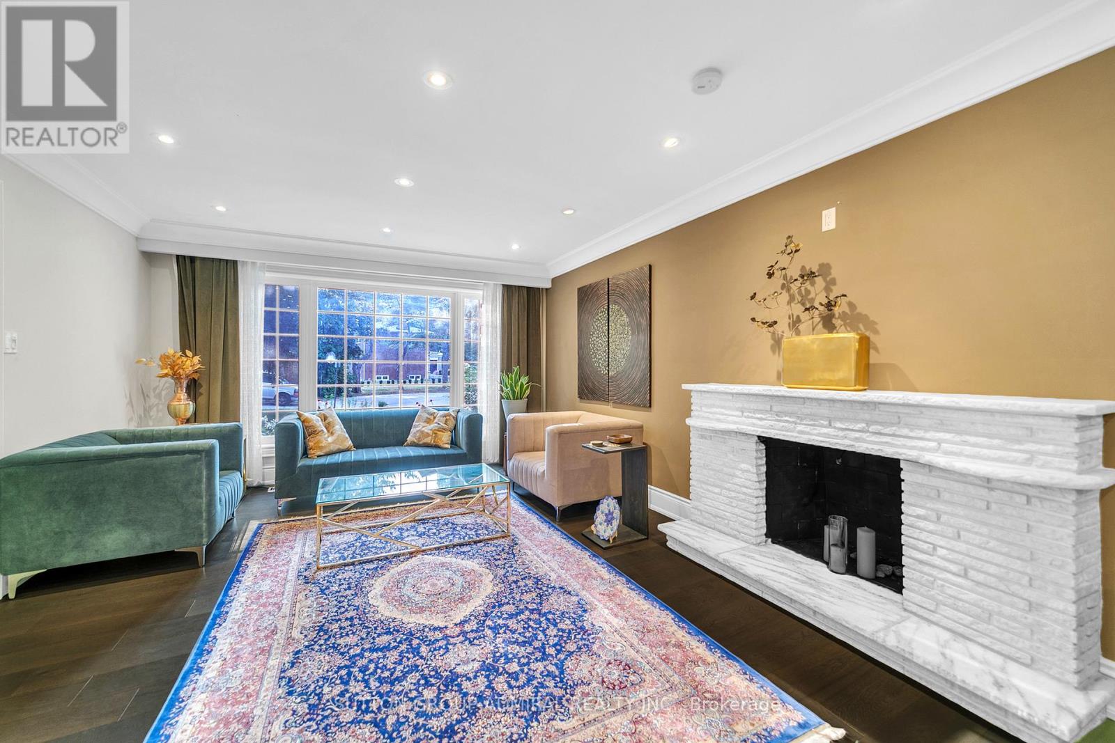 9 Elspeth Place, Markham, Ontario  L3T 1C5 - Photo 4 - N12467487