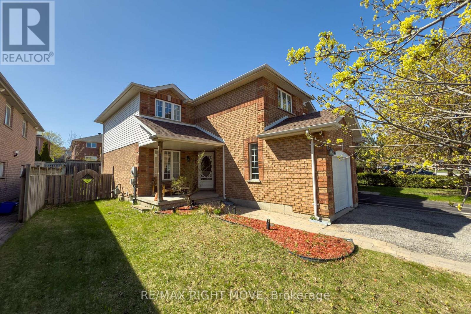 147 Julia Crescent, Orillia, Ontario  L3V 7X3 - Photo 1 - S12467465