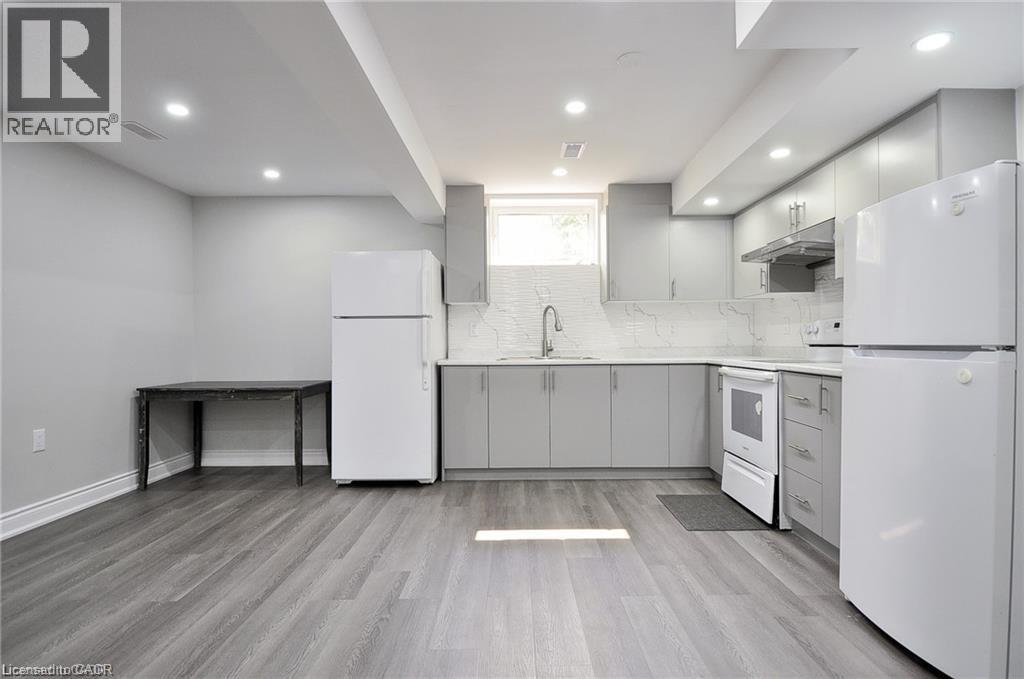 33 Bankside Drive, Kitchener, Ontario  N2N 3L3 - Photo 13 - 40769666