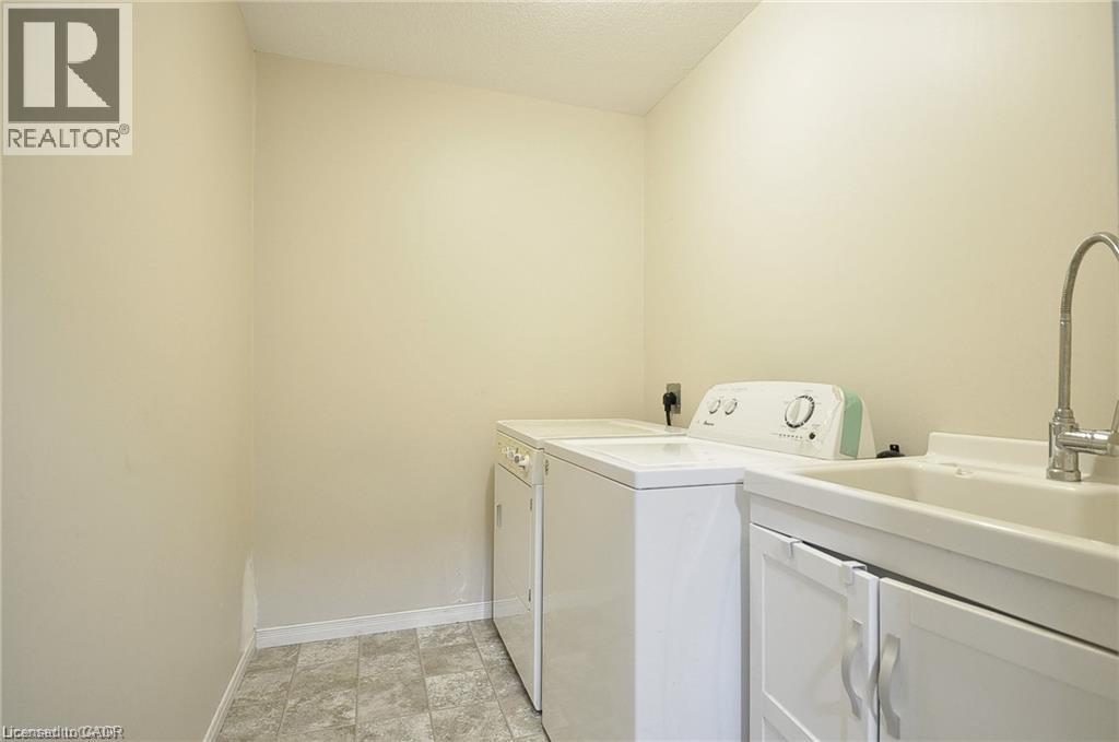 33 Bankside Drive, Kitchener, Ontario  N2N 3L3 - Photo 12 - 40769666