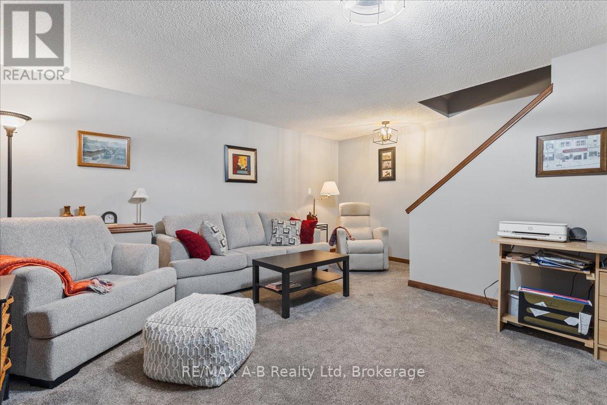27 - 20 Southvale Road, St. Marys, Ontario  N4A 1E9 - Photo 29 - X12467505
