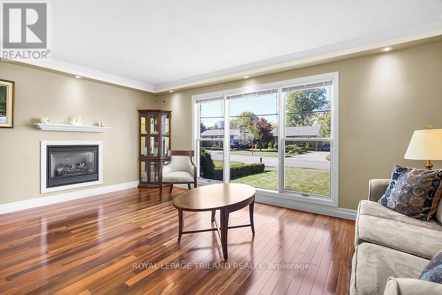 440 Beachwood Avenue, London South, Ontario  N6J 3K1 - Photo 4 - X12467507