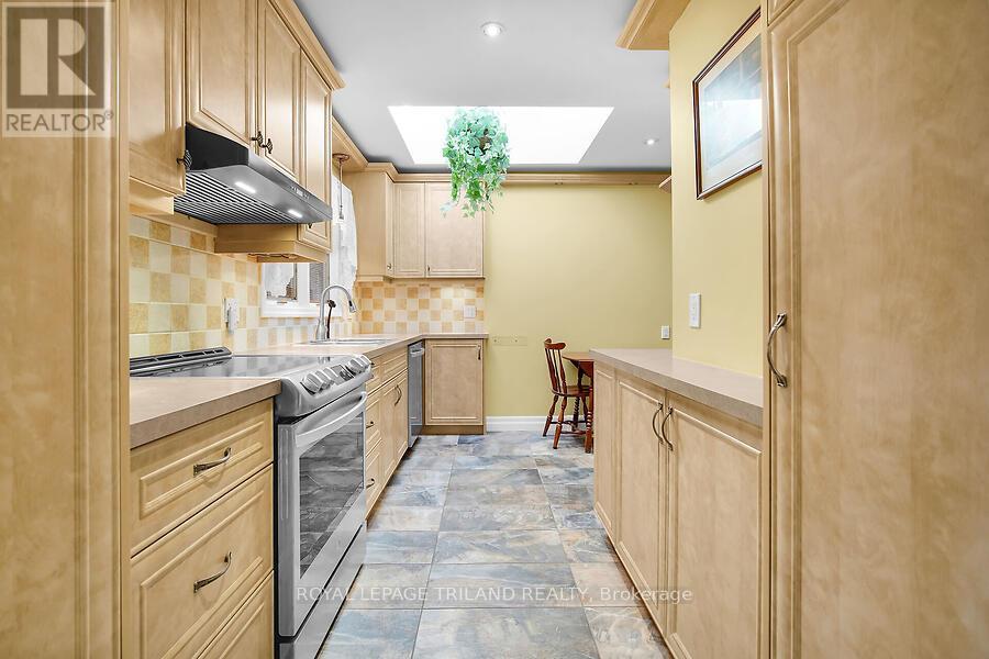 440 Beachwood Avenue, London South, Ontario  N6J 3K1 - Photo 8 - X12467507
