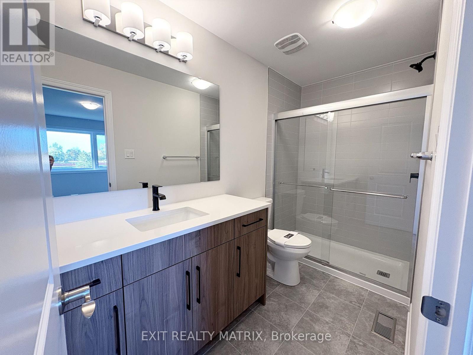 299 Labelle Street, Russell, Ontario  K0A 1W1 - Photo 13 - X12467509