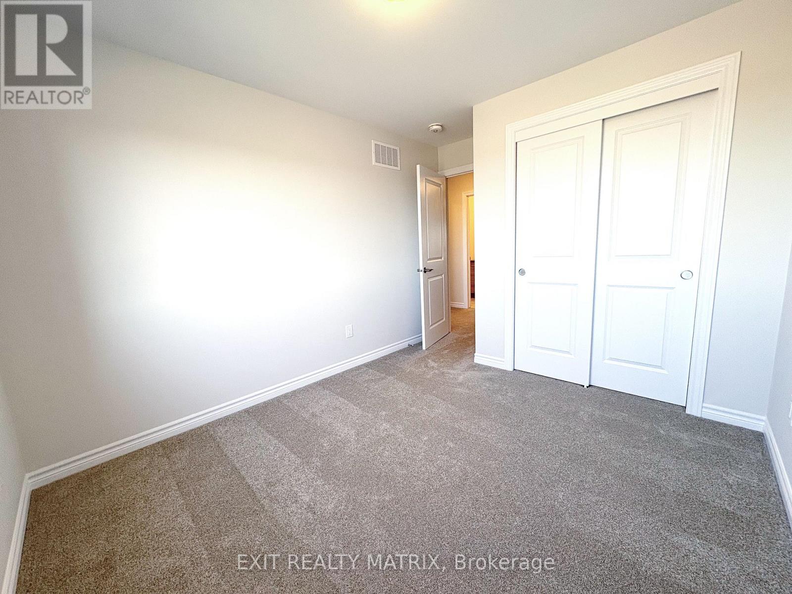 299 Labelle Street, Russell, Ontario  K0A 1W1 - Photo 15 - X12467509