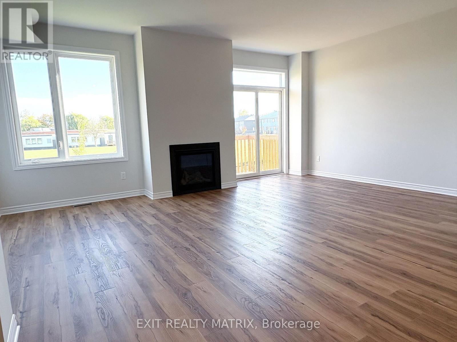 299 Labelle Street, Russell, Ontario  K0A 1W1 - Photo 6 - X12467509