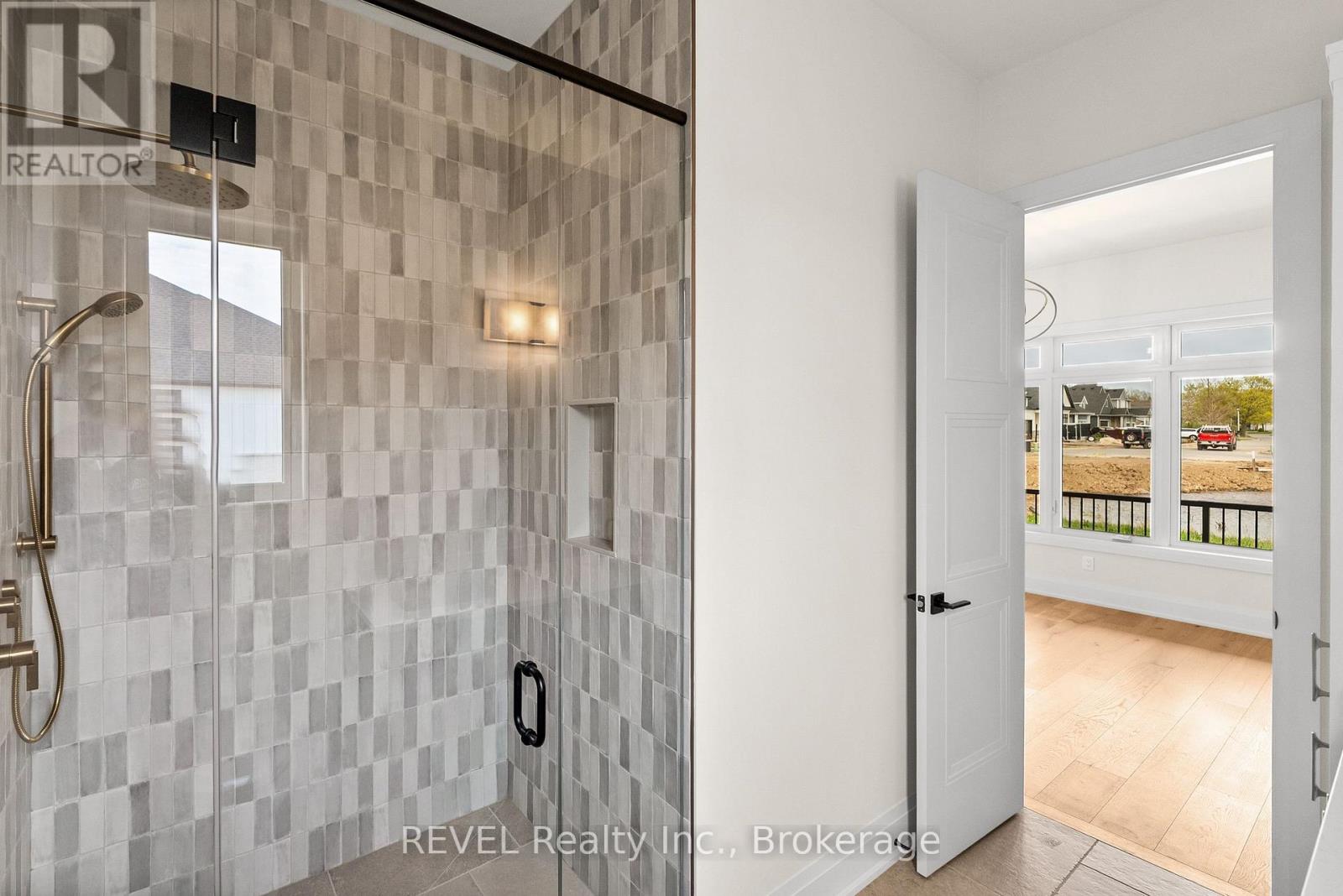 15 Oakley Drive, Niagara-On-The-Lake, Ontario  L0S 1J0 - Photo 24 - X12467508