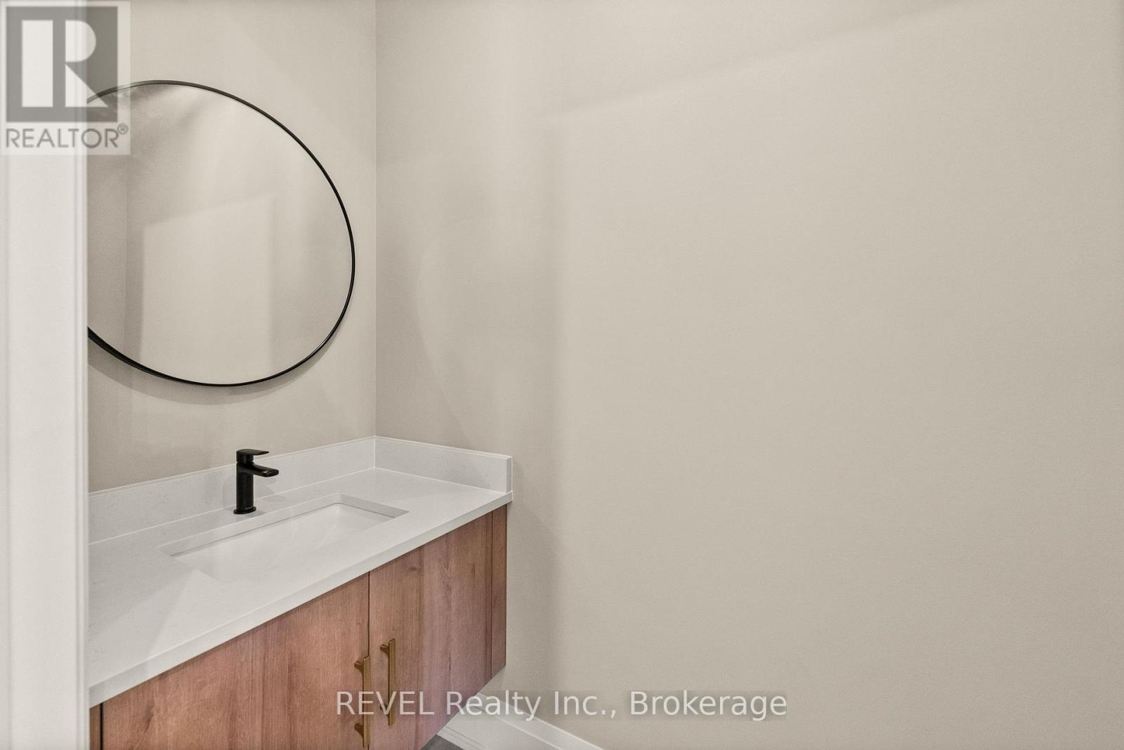 15 Oakley Drive, Niagara-On-The-Lake, Ontario  L0S 1J0 - Photo 26 - X12467508