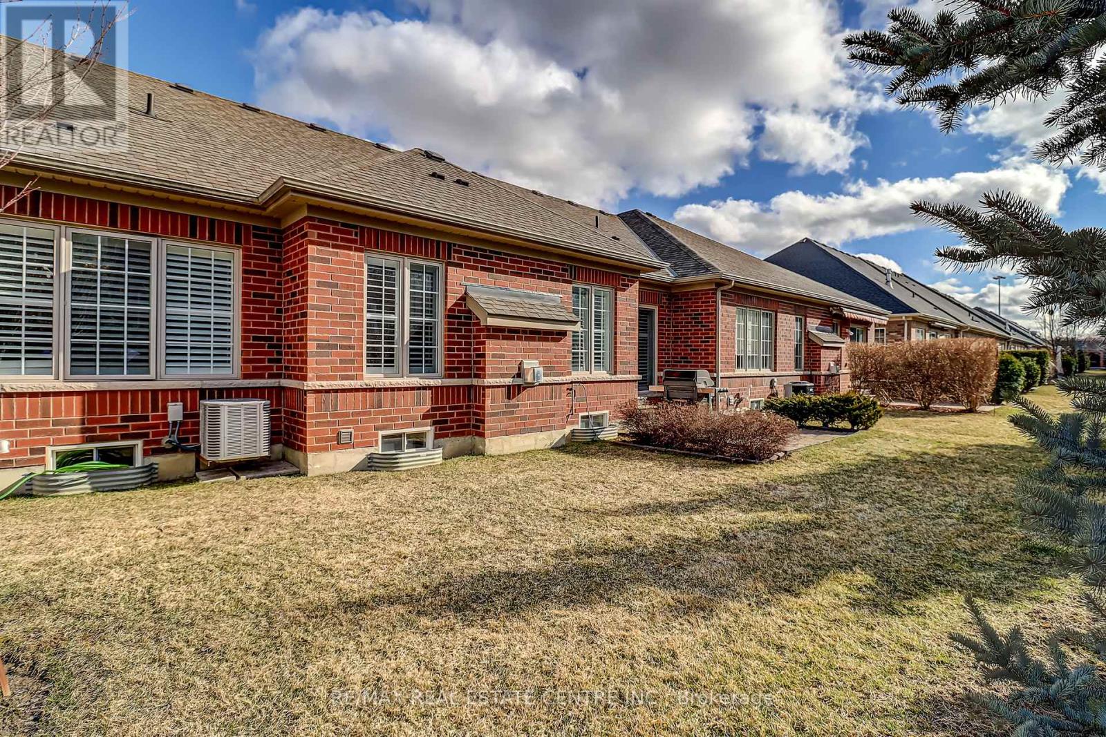 40 Muzzo Drive, Brampton, Ontario  L6R 3W8 - Photo 31 - W12452939