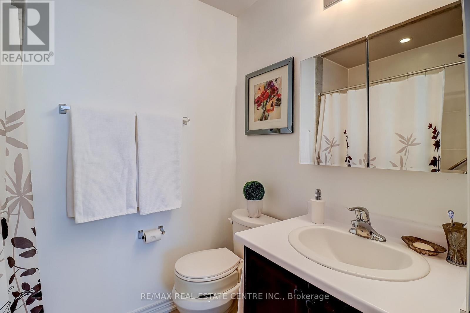 40 Muzzo Drive, Brampton, Ontario  L6R 3W8 - Photo 25 - W12452939