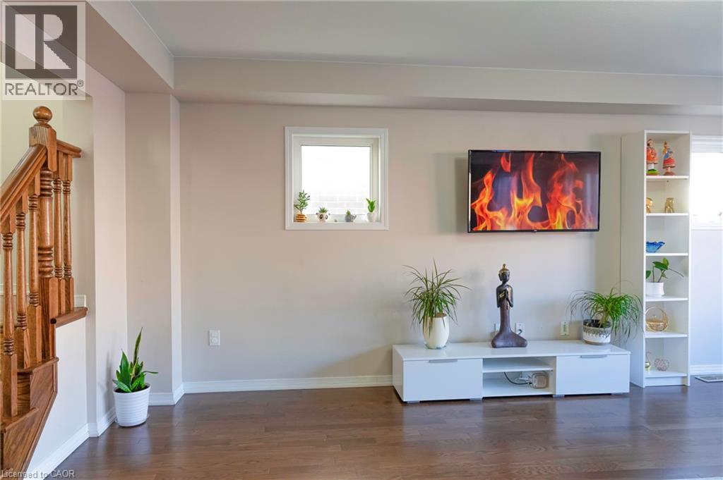 335 Falling Green Crescent, Kitchener, Ontario  N2R 0G4 - Photo 7 - 40779088