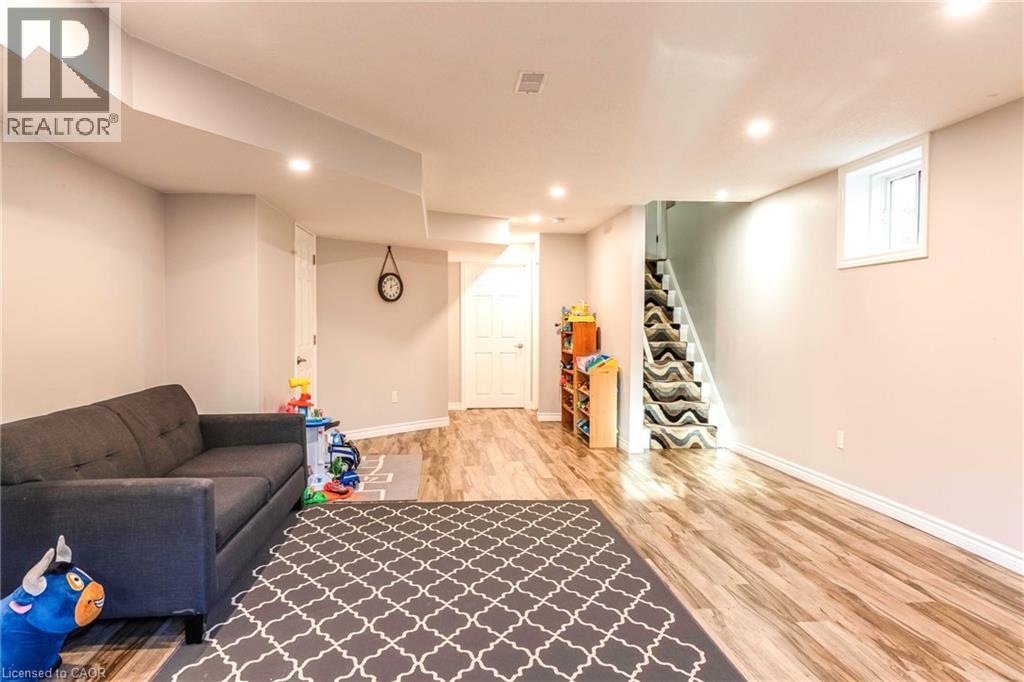 335 Falling Green Crescent, Kitchener, Ontario  N2R 0G4 - Photo 34 - 40779088