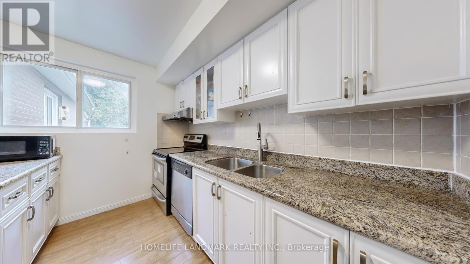 306 Hollyberry Trail, Toronto, Ontario  M2H 2P4 - Photo 11 - C12459500