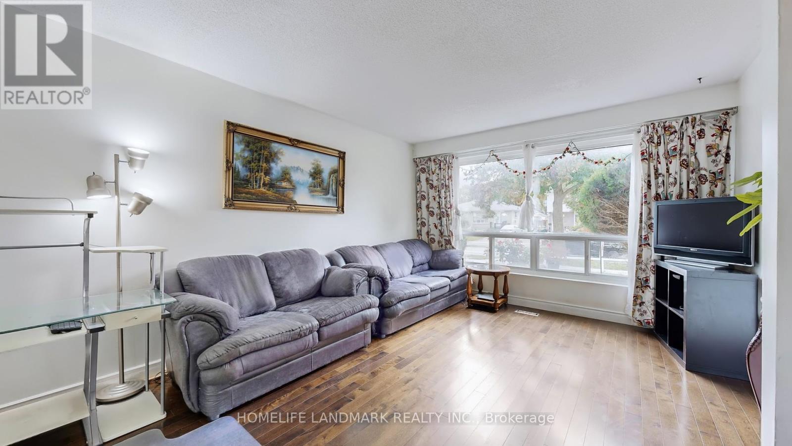 306 Hollyberry Trail, Toronto, Ontario  M2H 2P4 - Photo 3 - C12459500