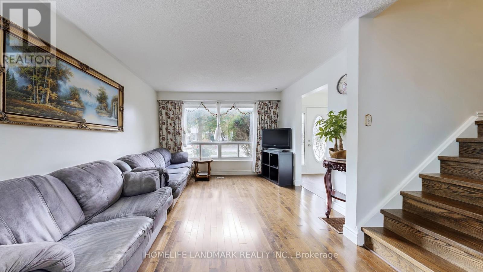 306 Hollyberry Trail, Toronto, Ontario  M2H 2P4 - Photo 4 - C12459500