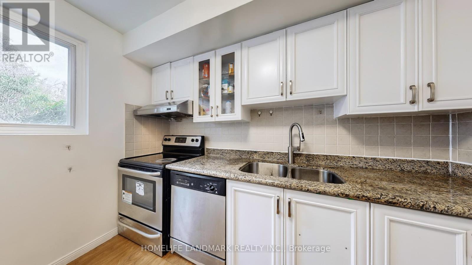306 Hollyberry Trail, Toronto, Ontario  M2H 2P4 - Photo 9 - C12459500