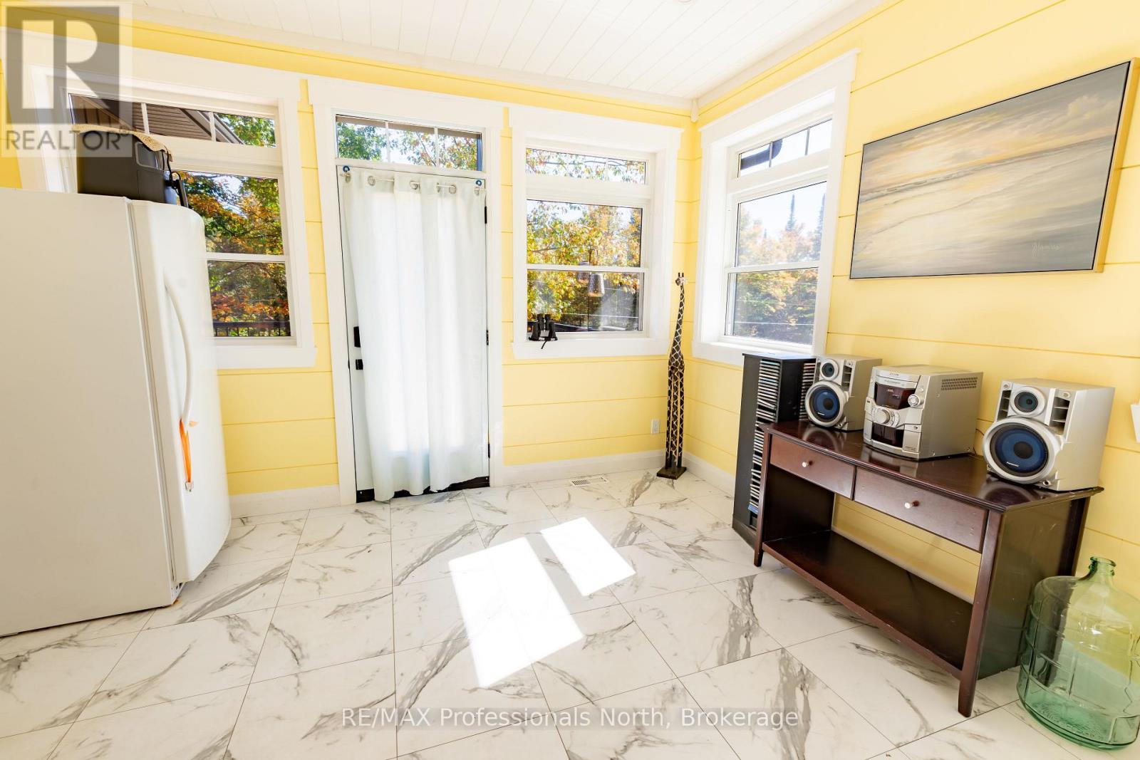 1203 Burlmarie Road, Lake Of Bays (Mclean), Ontario  P0B 1A0 - Photo 12 - X12467511