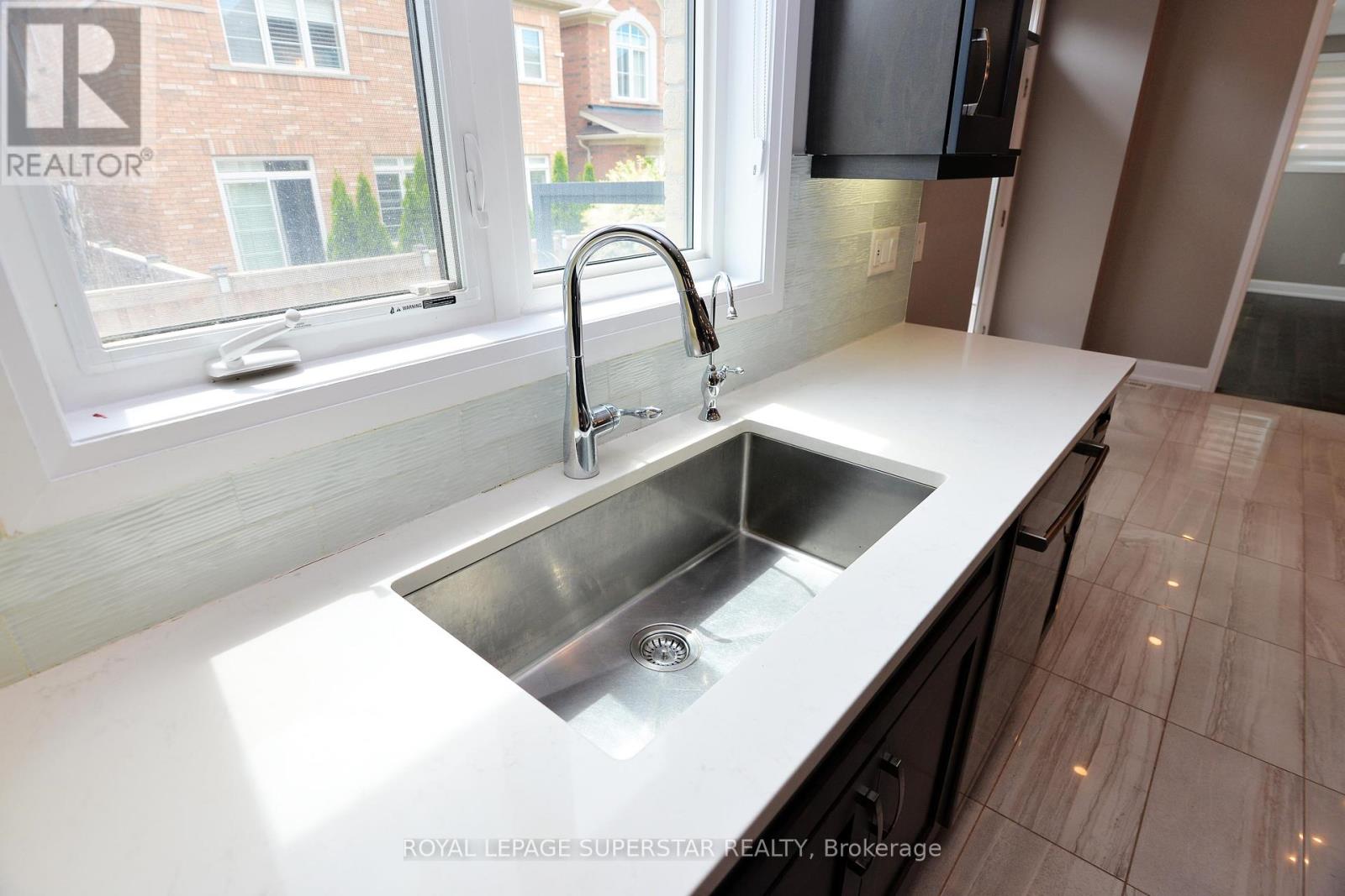 236 Cherryhurst Road, Oakville, Ontario  L6M 0Z7 - Photo 14 - W12397979