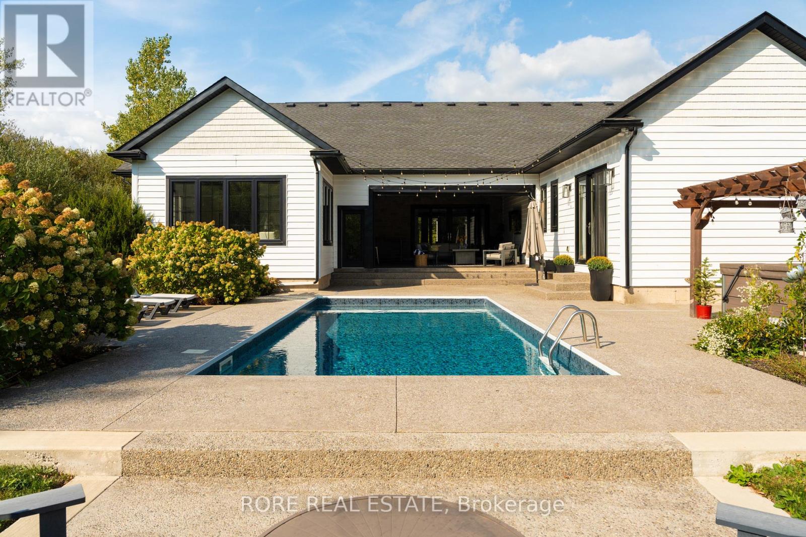 2439 Garrison Road, Fort Erie, Ontario  L0S 1N0 - Photo 30 - X12467515