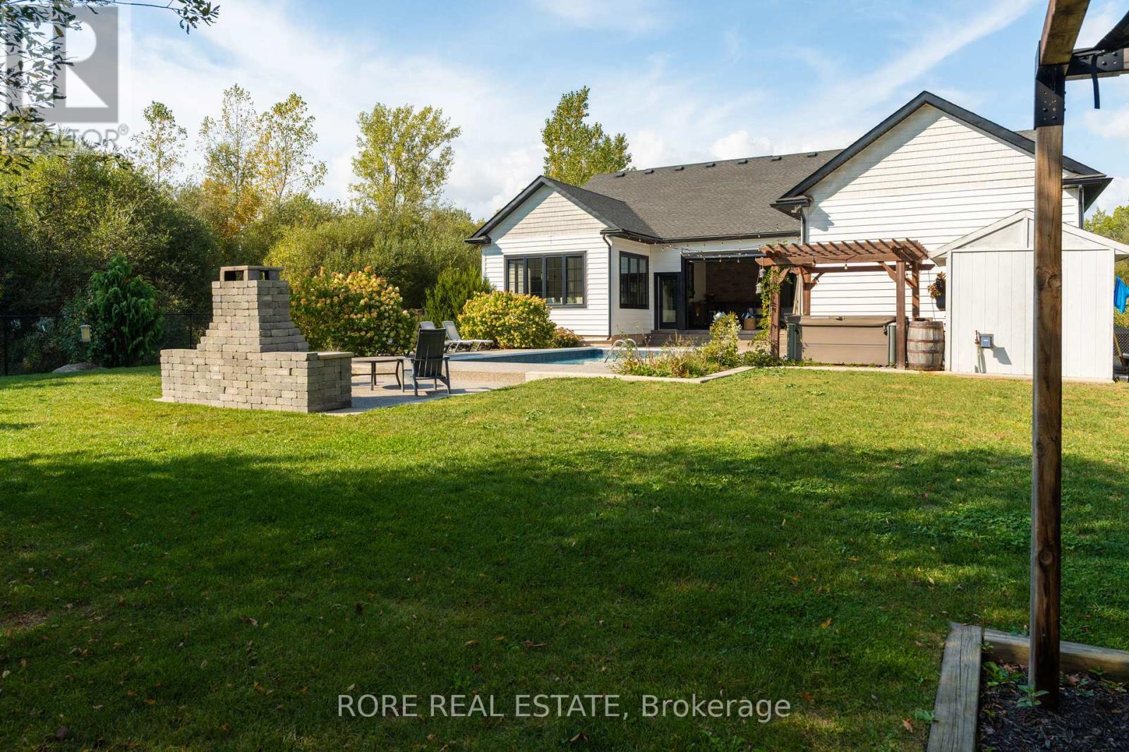 2439 Garrison Road, Fort Erie, Ontario  L0S 1N0 - Photo 32 - X12467515