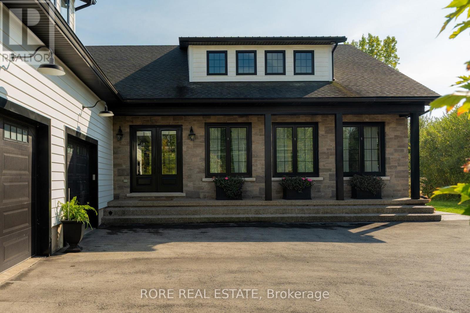 2439 Garrison Road, Fort Erie, Ontario  L0S 1N0 - Photo 4 - X12467515