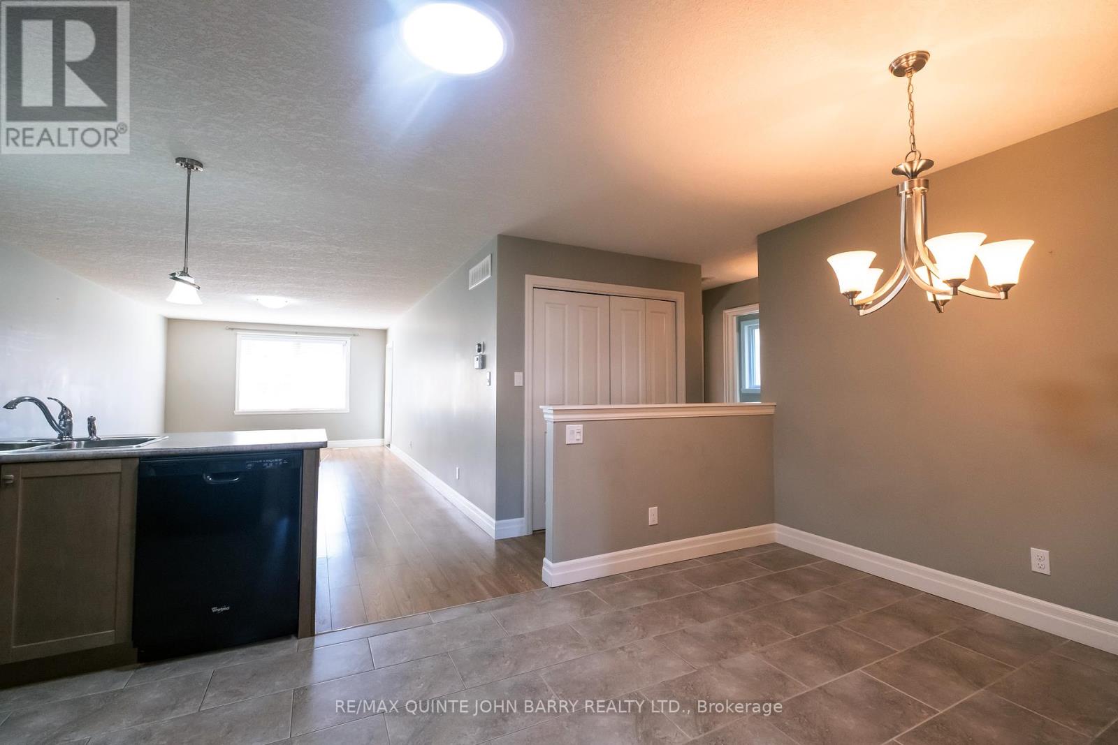 79 Cortland Crescent, Quinte West, Ontario  K8V 0E9 - Photo 10 - X12132816