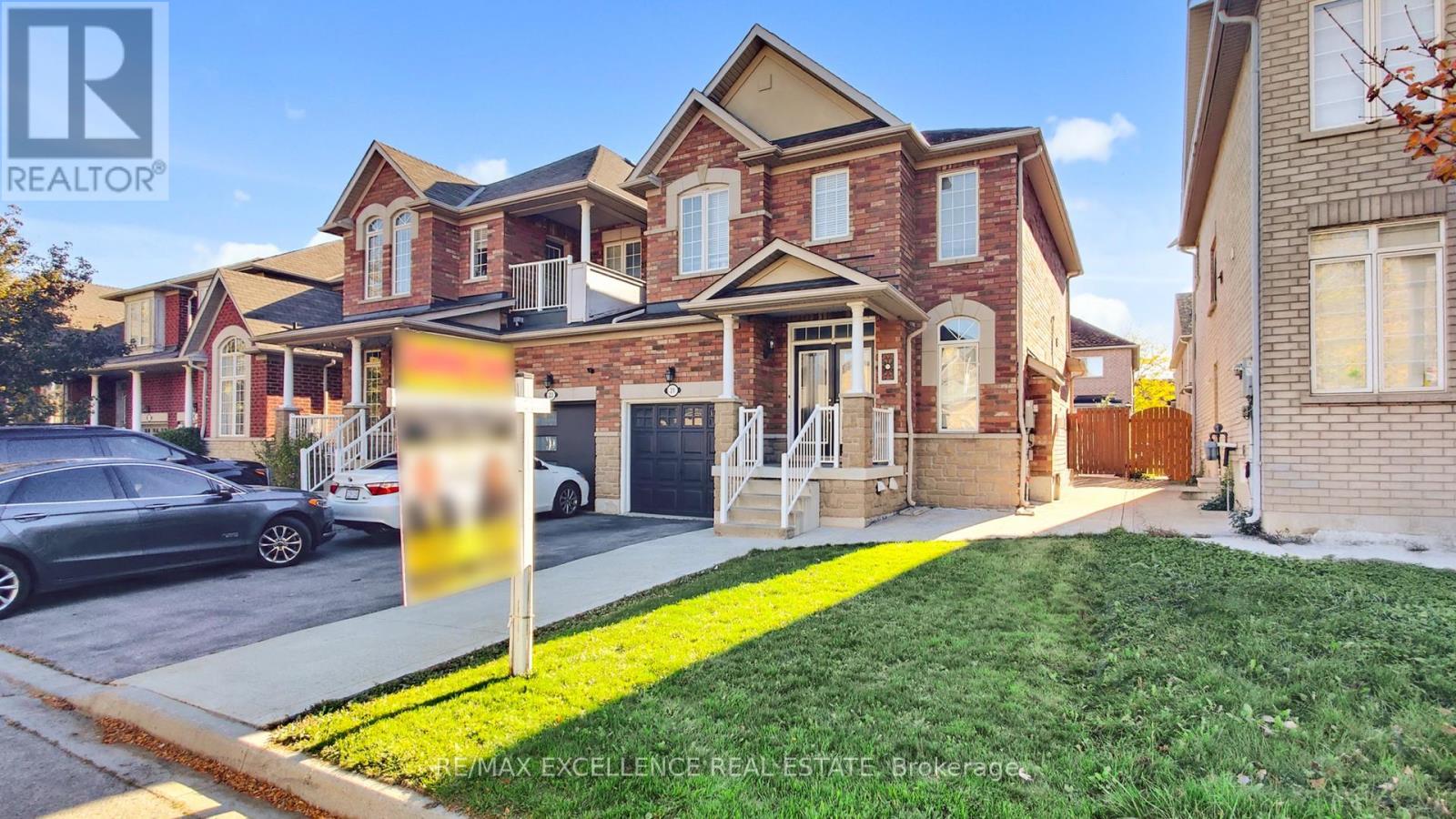 21 Overture Lane, Brampton, Ontario  L6S 6H9 - Photo 3 - W12467493