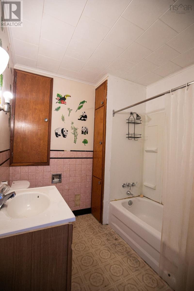 9 West Victoria Street, Amherst, Nova Scotia  B4H 1B7 - Photo 11 - 202526038