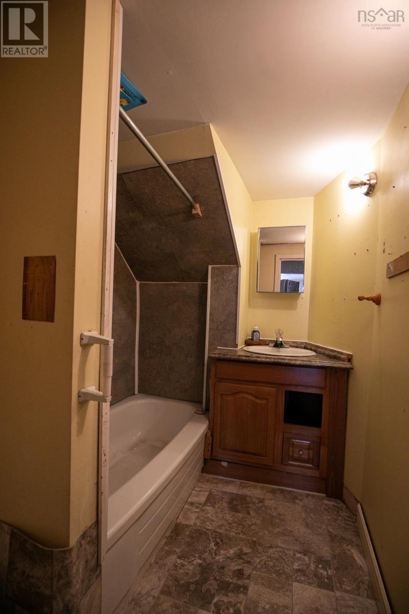 9 West Victoria Street, Amherst, Nova Scotia  B4H 1B7 - Photo 15 - 202526038