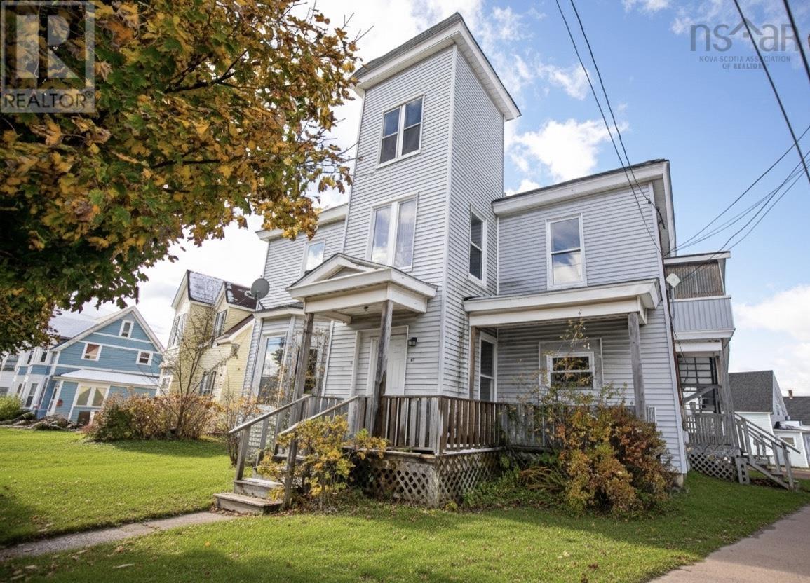 9 West Victoria Street, Amherst, Nova Scotia  B4H 1B7 - Photo 2 - 202526038