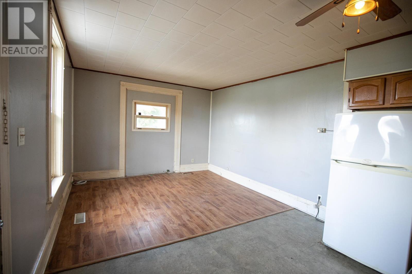 9 West Victoria Street, Amherst, Nova Scotia  B4H 1B7 - Photo 5 - 202526038