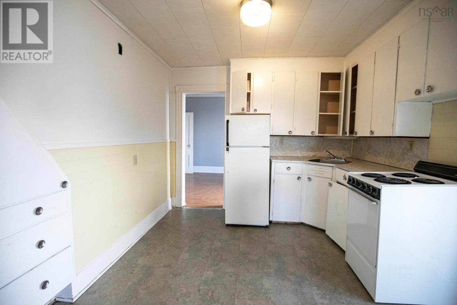 9 West Victoria Street, Amherst, Nova Scotia  B4H 1B7 - Photo 8 - 202526038