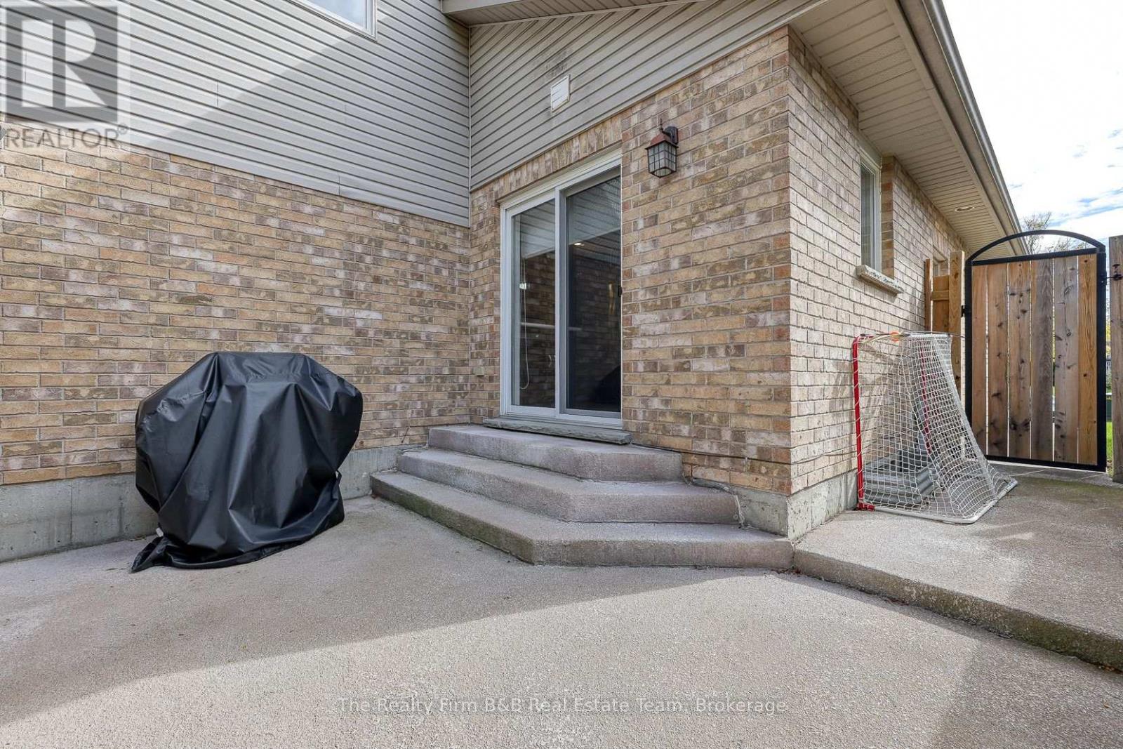 35 Blue Jay Boulevard, Woodstock, Ontario  N4T 1T2 - Photo 15 - X12467563