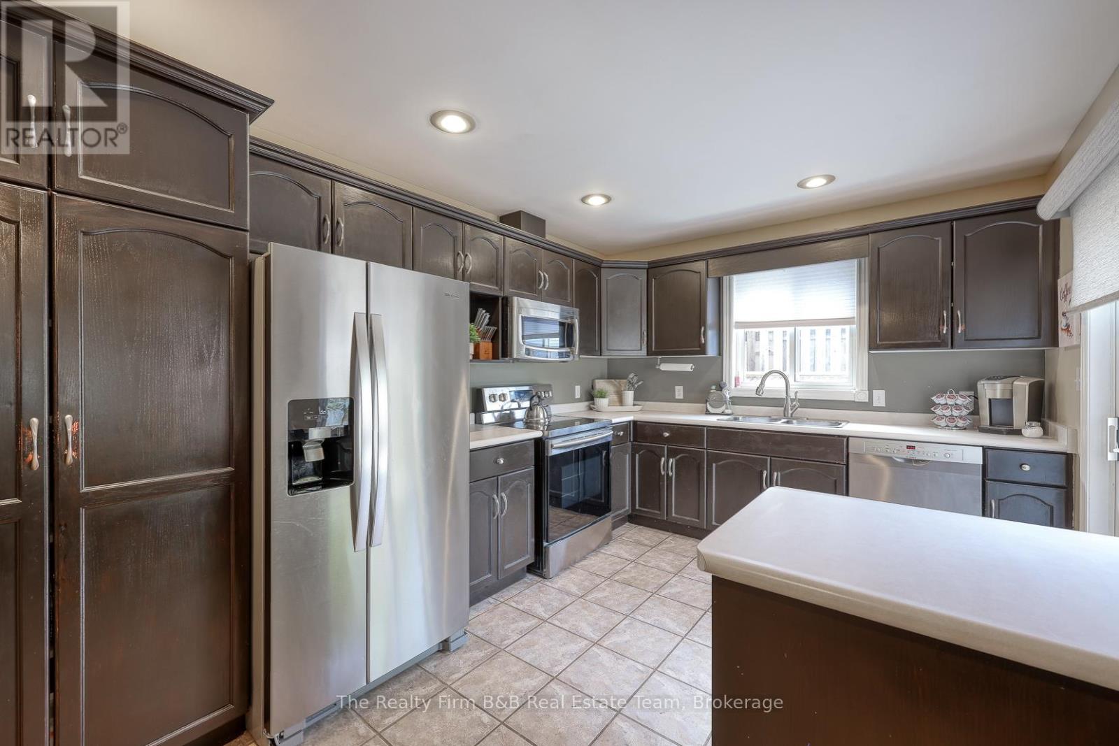 35 Blue Jay Boulevard, Woodstock, Ontario  N4T 1T2 - Photo 26 - X12467563