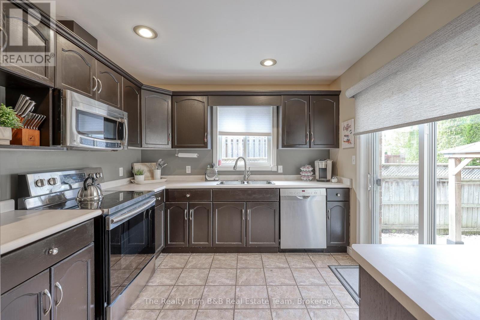 35 Blue Jay Boulevard, Woodstock, Ontario  N4T 1T2 - Photo 27 - X12467563